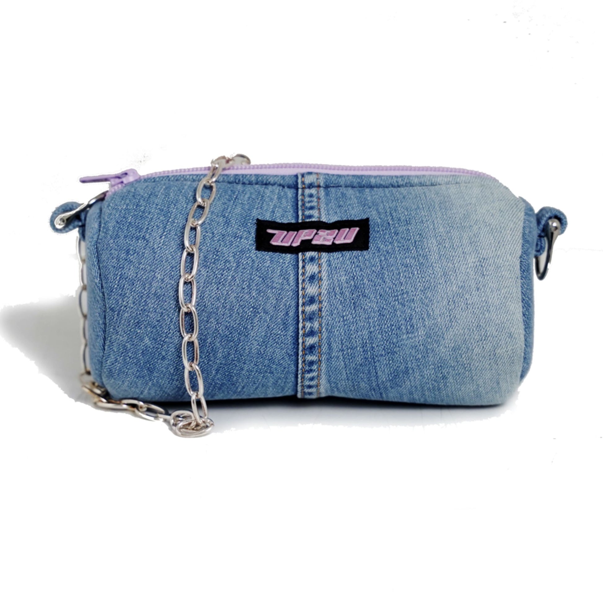 Bolso mini cilíndrico UP2U de denim upcycled azul – fondo blanco